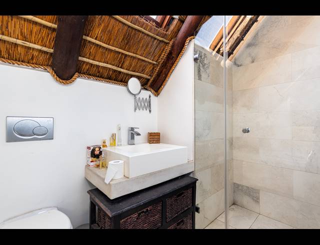 4 BEDROOM HOUSE FOR SALE IN WEST BEACH
